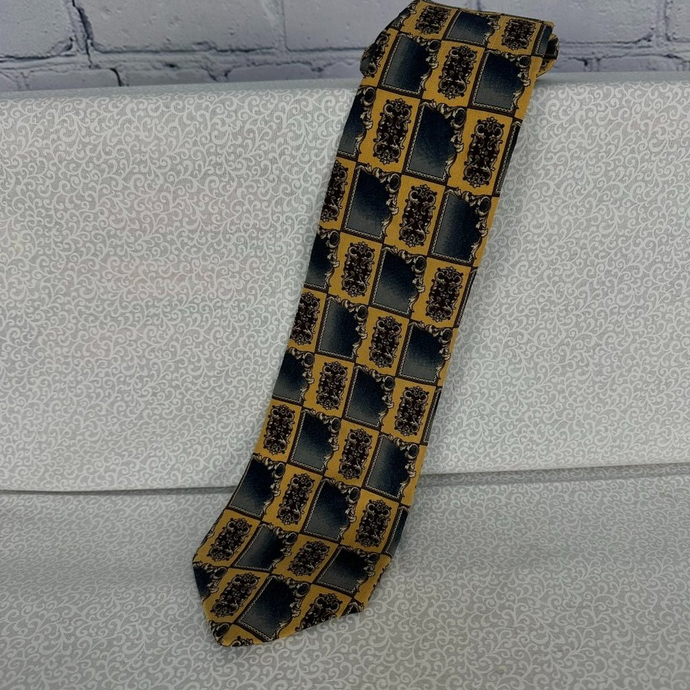 Geoffrey Beene 100% Silk Paisley/Mirror Deco 4 inch Geometric Tie